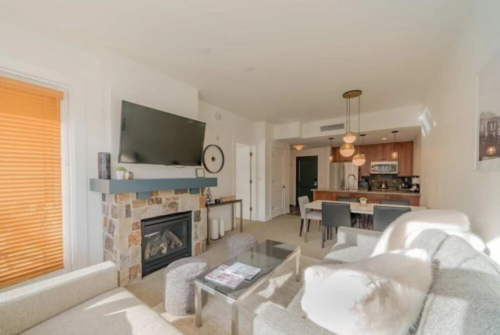 Luxury Ski in, Ski out 1 Bedroom Colorado Resort Vacation Rental in the Heart of Snowmass Base Village