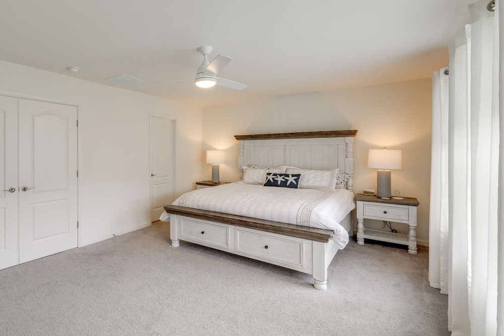 5 Mi to Bethany Beach: Modern Gem w/ Pool Access!
