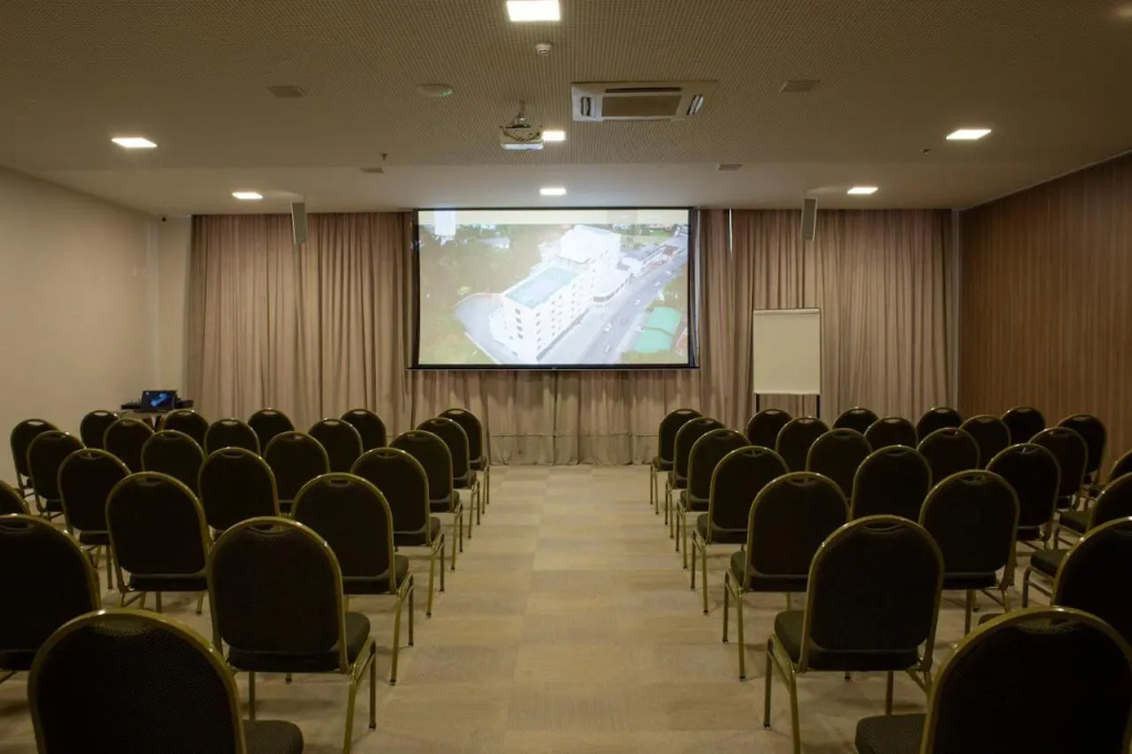 Lefel Hotel