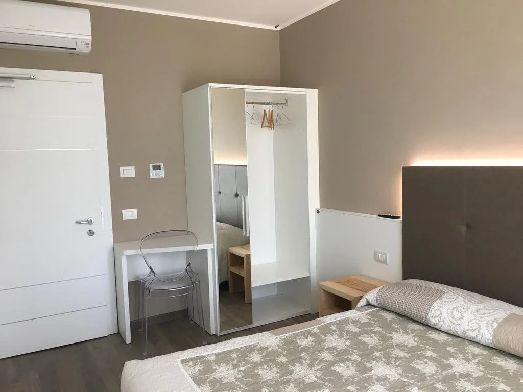 Rolly - Rooms & Restaurant