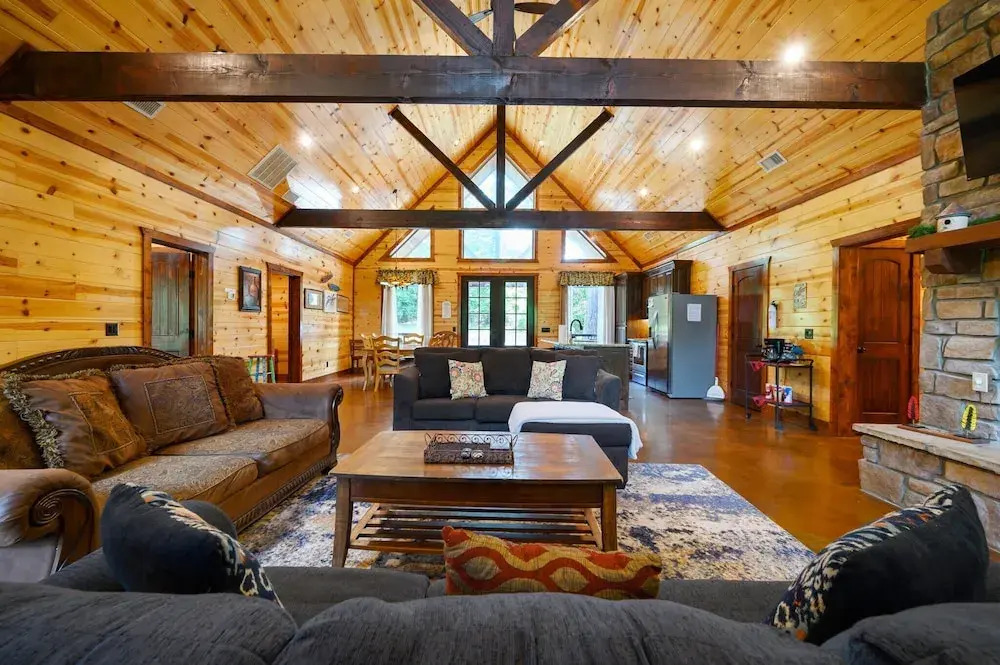 Majestic High - Cabin for 17