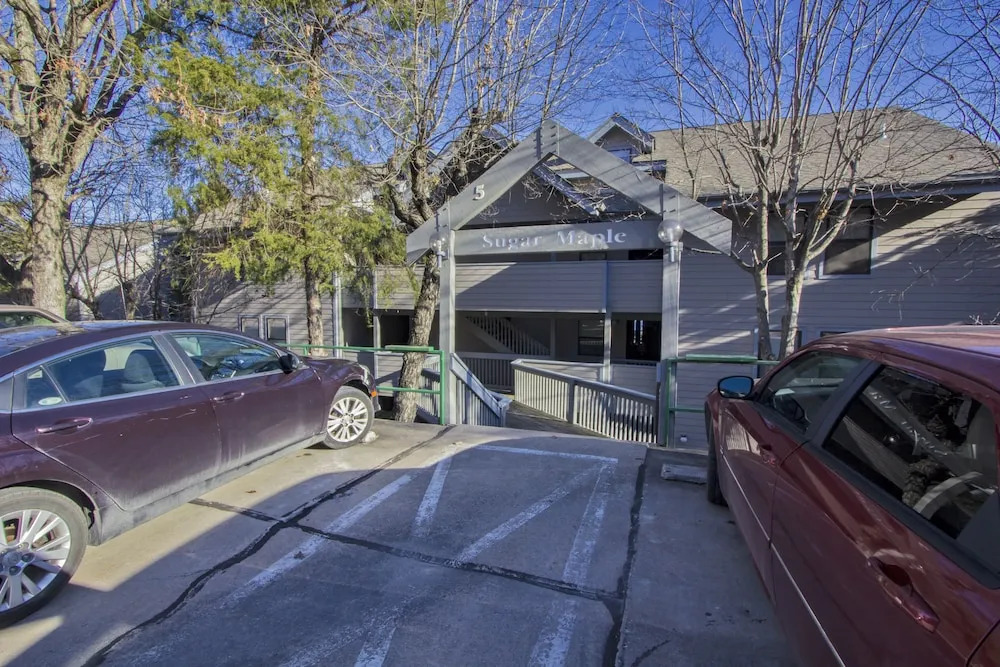 Lakeview Oasis 2 Bedrooms 2 Bathrooms Condo