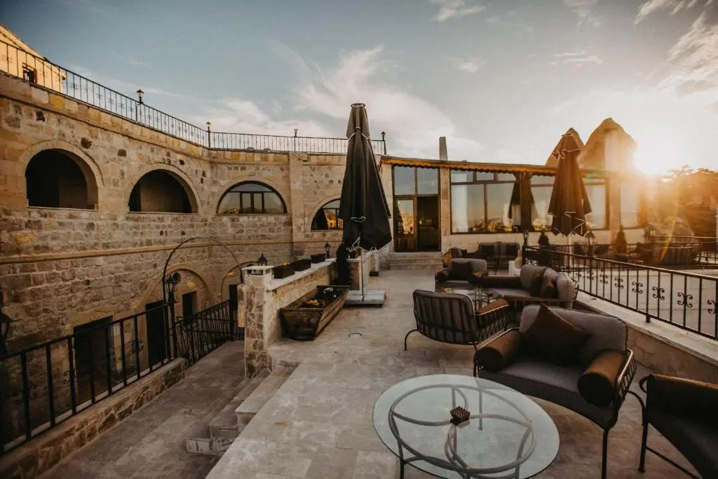 Kismet Cave Mansion