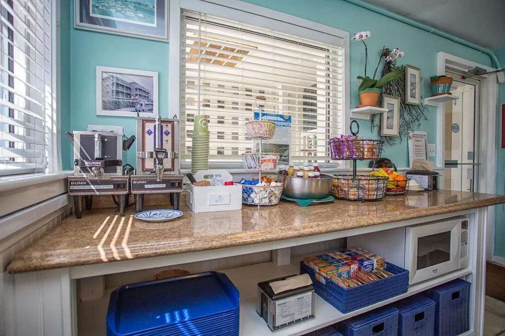 Sandpeddler Inn and Suites