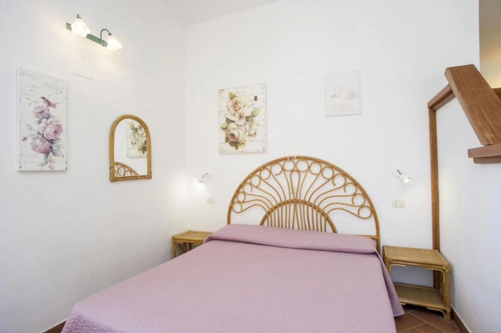 Apartment Studio Number 7 on the seafront of Morcone-MORCONE MONO N° 7