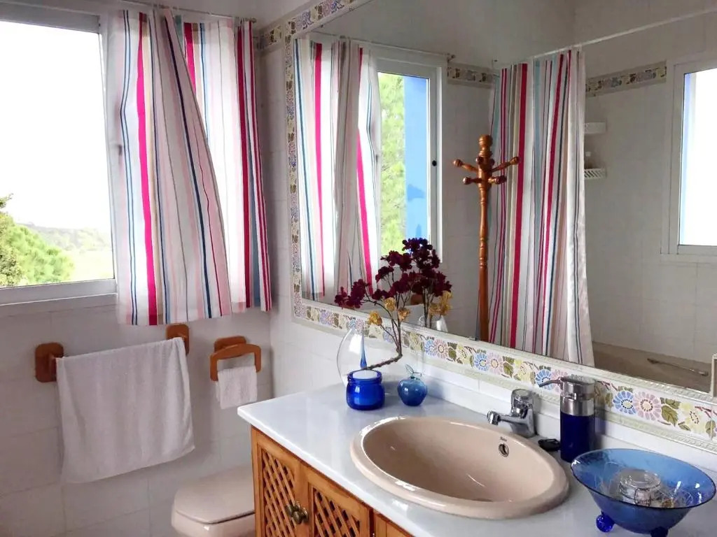 4 bedrooms villa with sea view private pool and enclosed garden at Estepona 1 km away from the beach