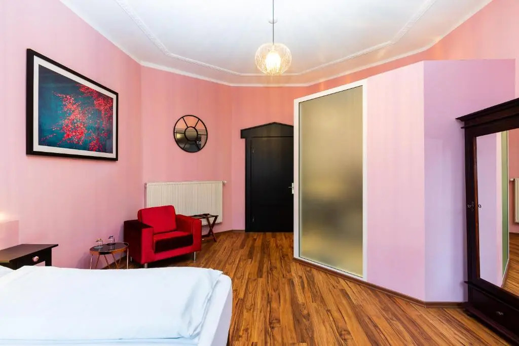 Hotel Mystique