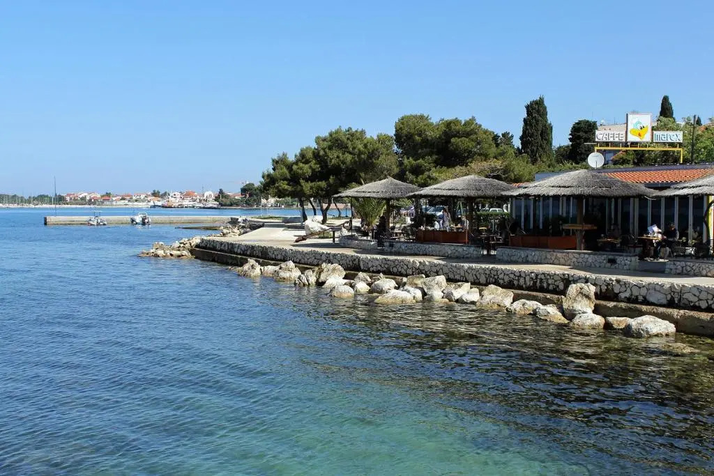Apartments with parking space Zadar - 18809