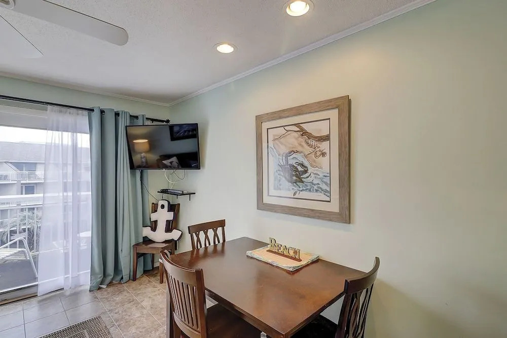 Breakers 320 by RedAwning