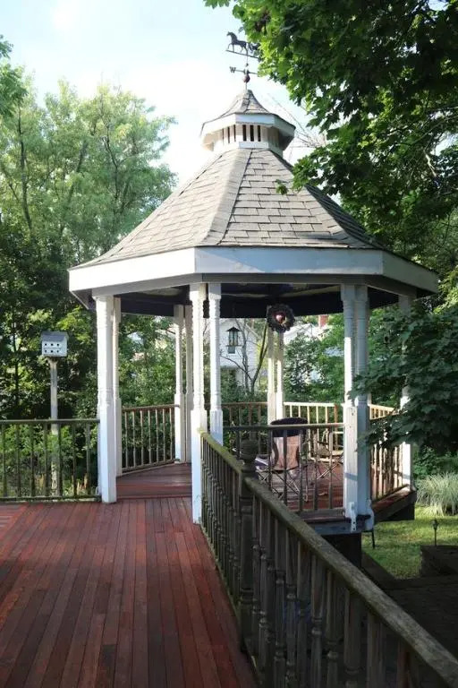Rose Heart Inn