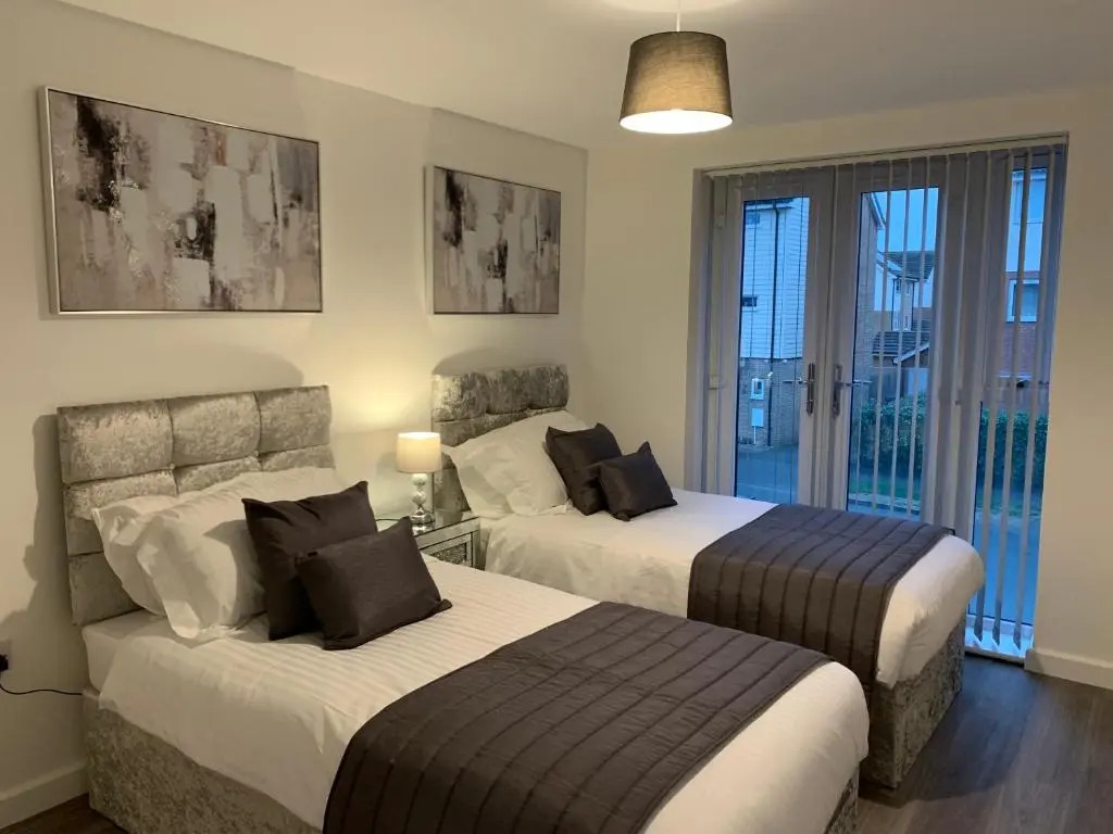 Exec 2Bed 2Bath Serviced Apartment Balcony Parking
