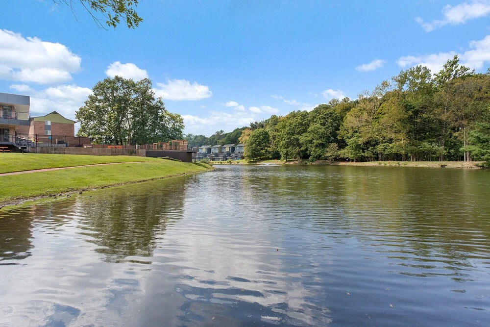 Relaxing St. Louis Getaway + Resort Amenities