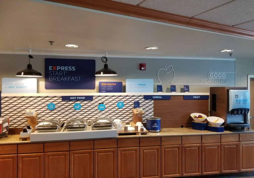 Holiday Inn Express Hotel & Suites Brattleboro by IHG