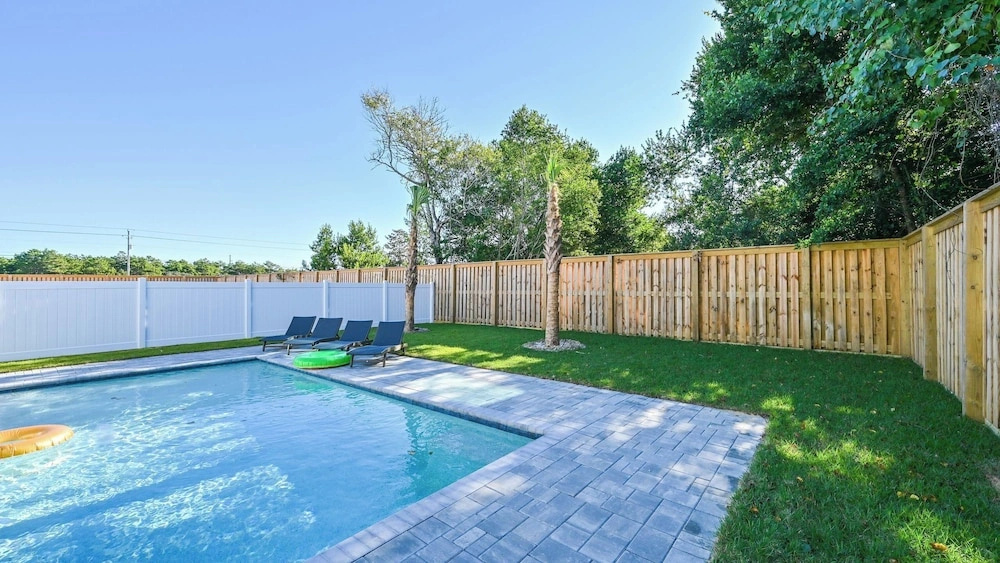 Laguna Beach Retreat by AvantStay | Private Pool + Steps to the Beach • Near Pier Park and Dining