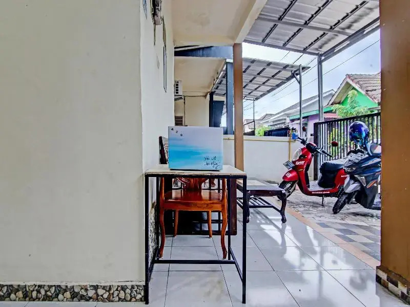 OYO Life 91268 Homestay Bu Erma Syariah
