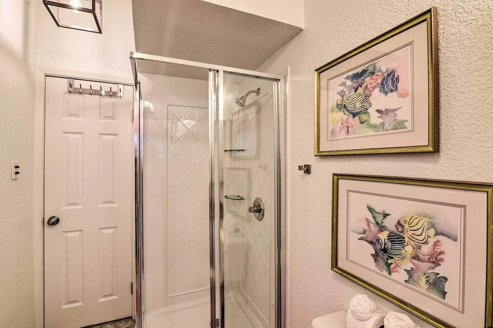 Galveston Beachfront House w/ Deck & Ocean Views!