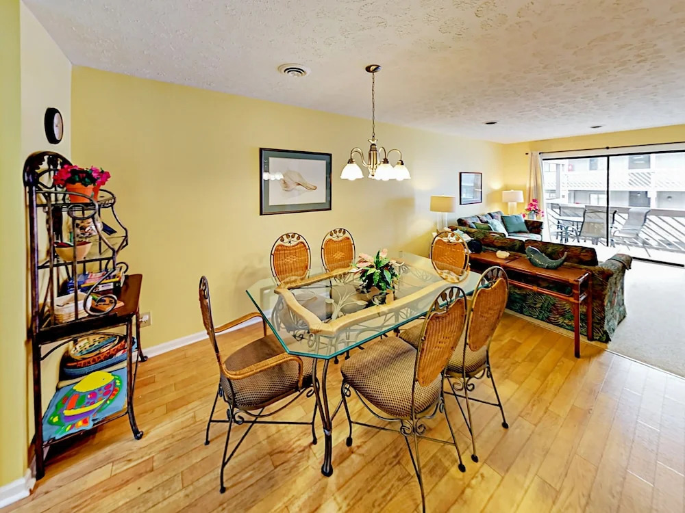 9621 Shore Drive Building A Condo Building A #222 2 Bedrooms 2 Bathroo