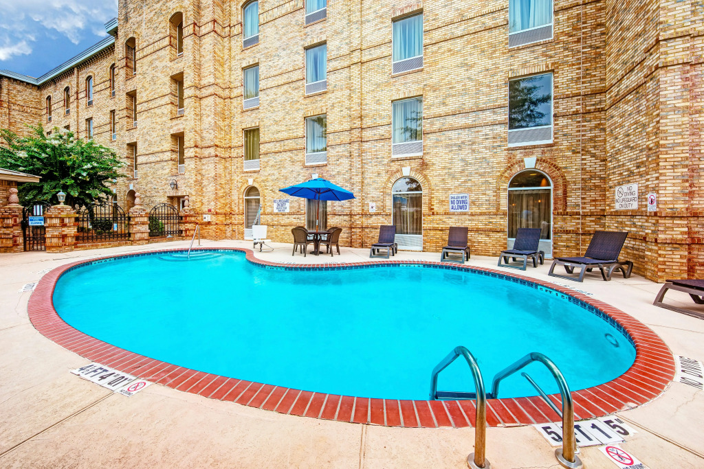 Hampton Inn Newberry Opera House