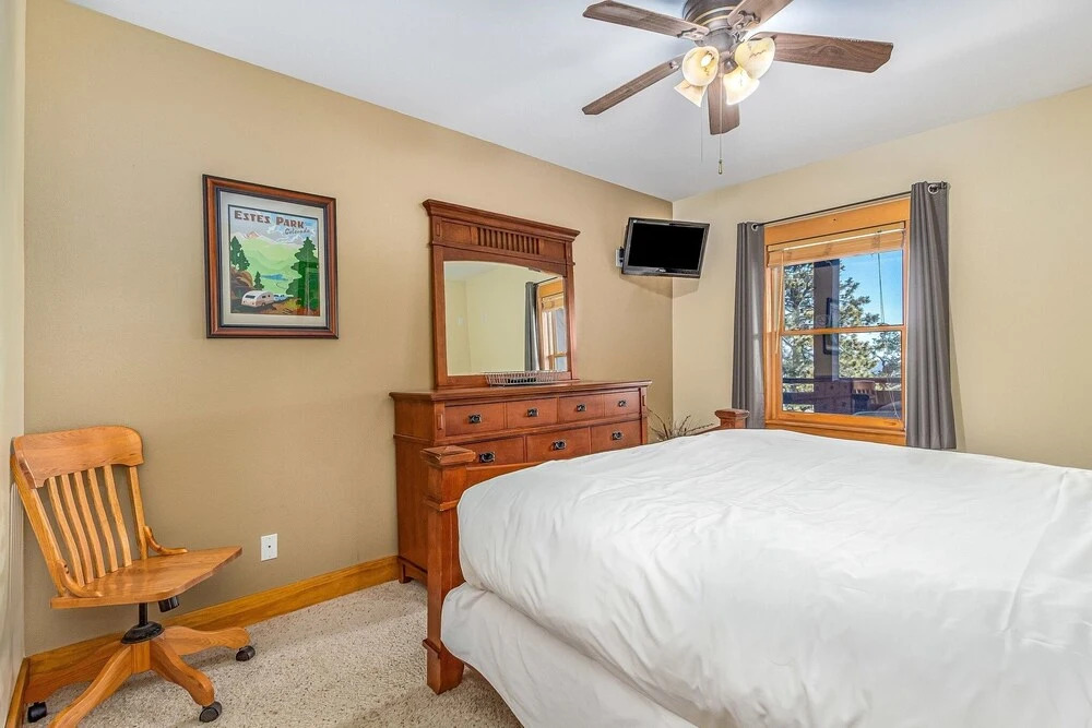 Hallett Peak 101 2 Bedroom Condo by RedAwning