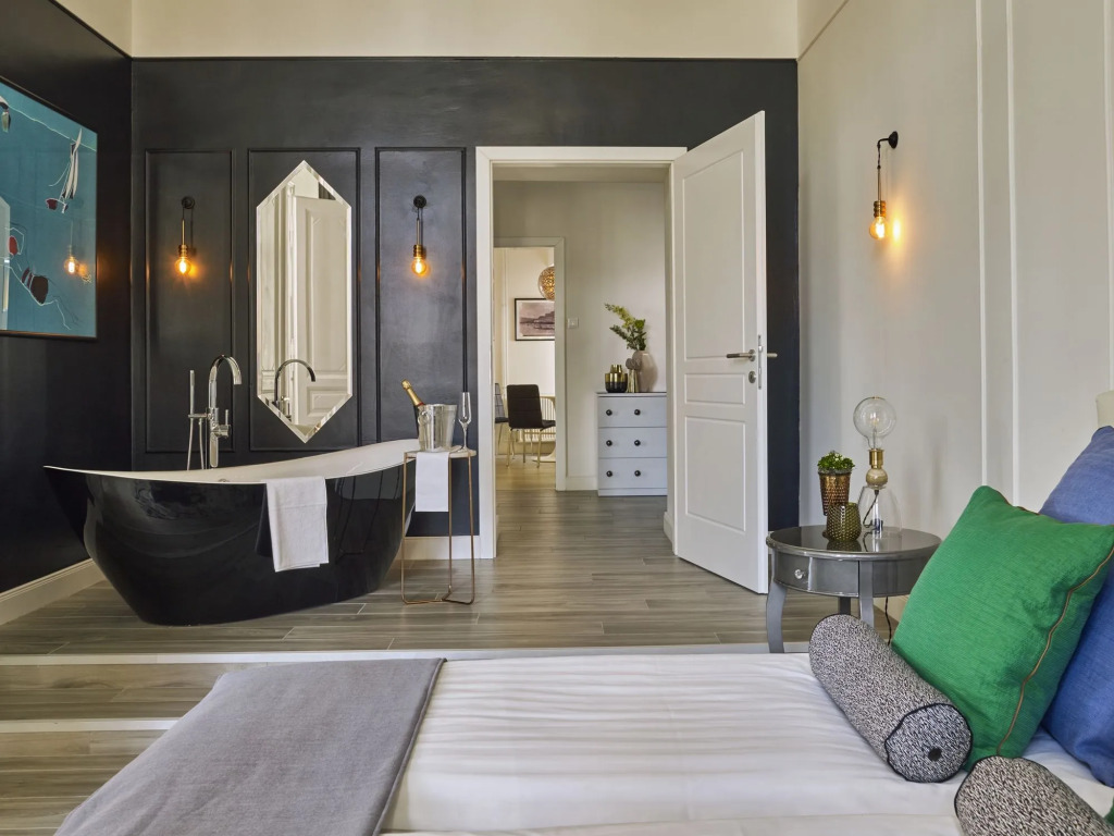 7Seasons Central Suites