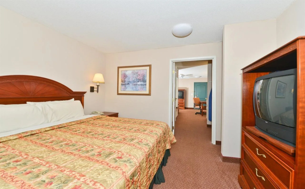 BlissPoint Inn & Suites Marion