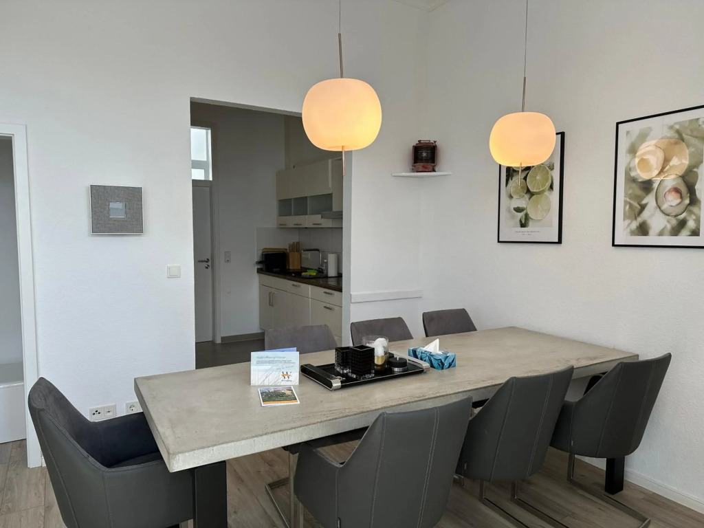 WoogeElisa - Ehrwürdige Dorfvilla in Strandnähe
