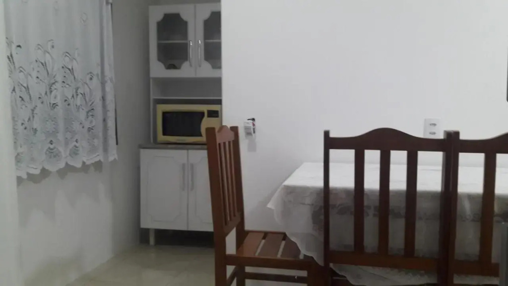 Casa 01 Dorm Terreno Compartido