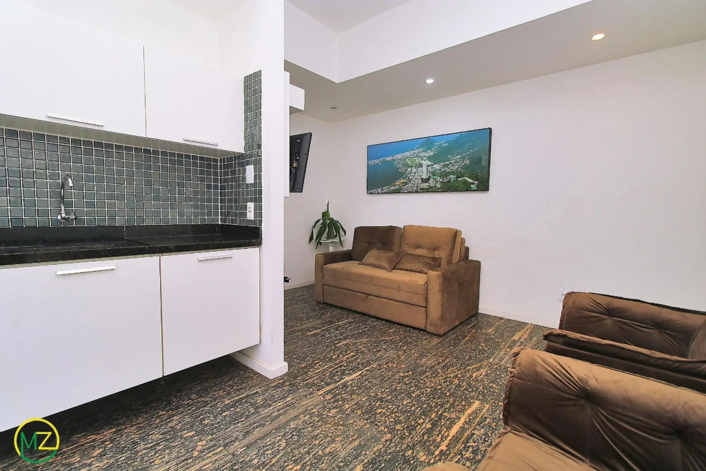 Sala e quarto com 2 banheiros para 5 pessoas em Copacabana!