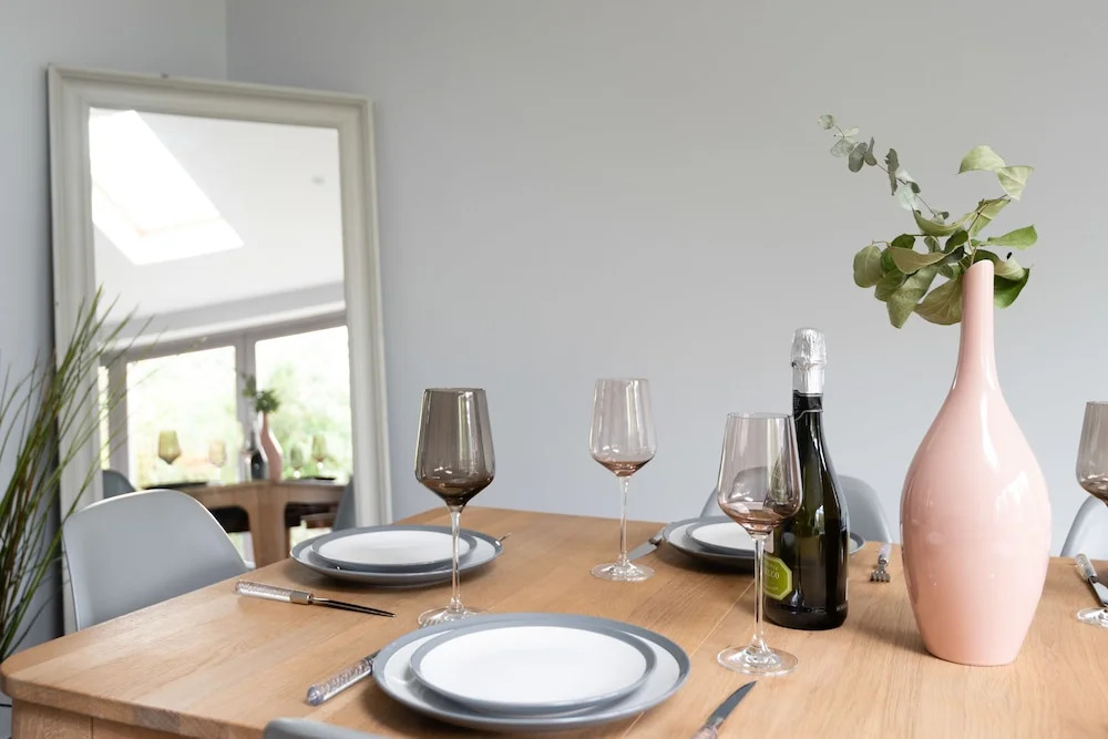 Stylish Family Home by Twickenham Stadium