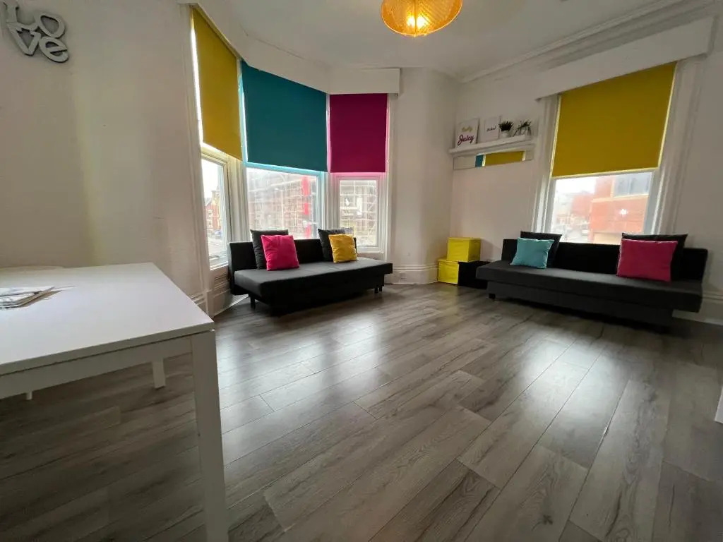 Love Island apartment 5 min walk from Blackpool tower sleeps 12