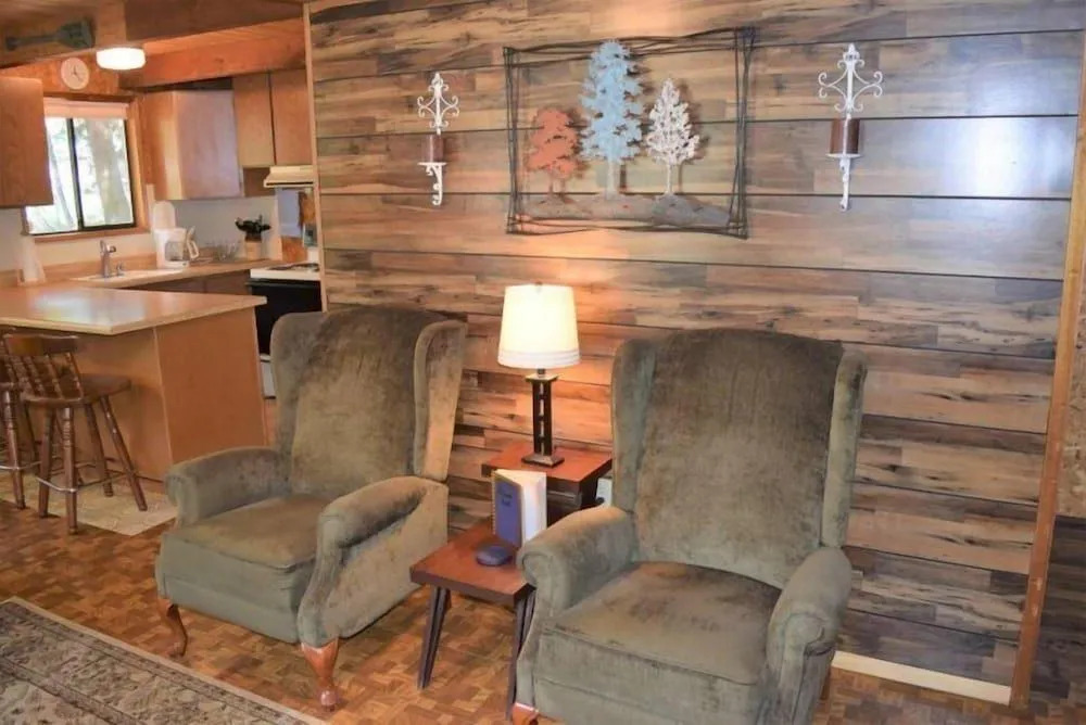 Papa`s Packwood Cabin