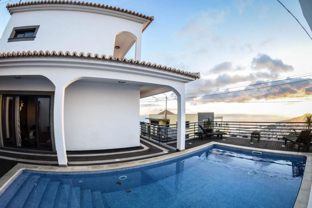 House With 3 Bedrooms in Funchal, With Wonderful sea View, Private Poo