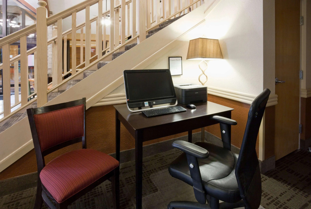AmericInn by Wyndham Osceola
