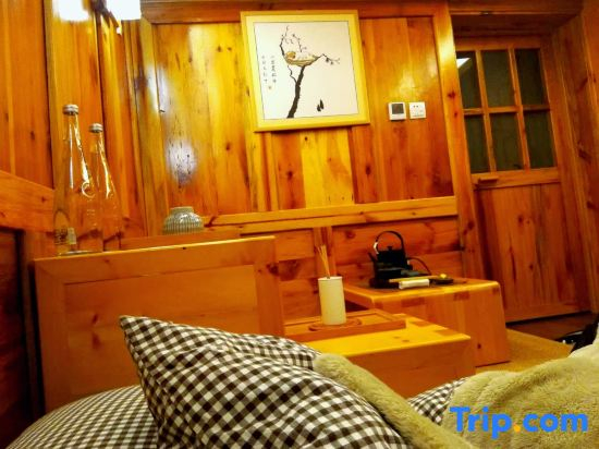 Yuxi Qingyun Shangju Homestay (Nie'er Former Residence)