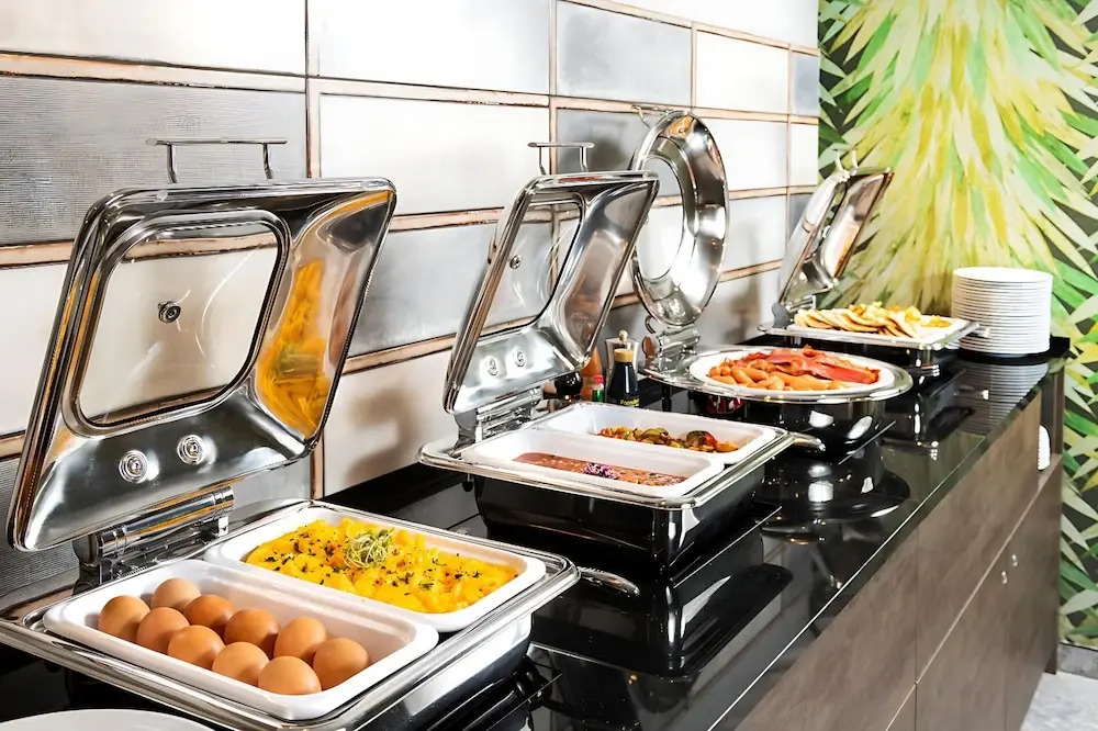 Shaste City Hotel