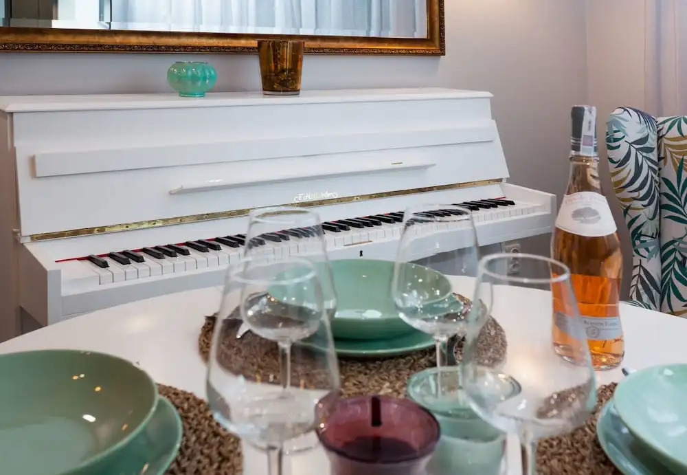 City of The Kings Piano Apartment