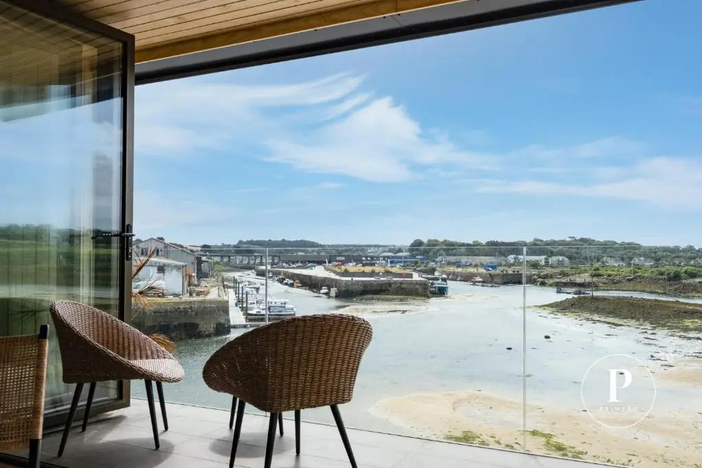 Primero Apartments - Hayle Villas