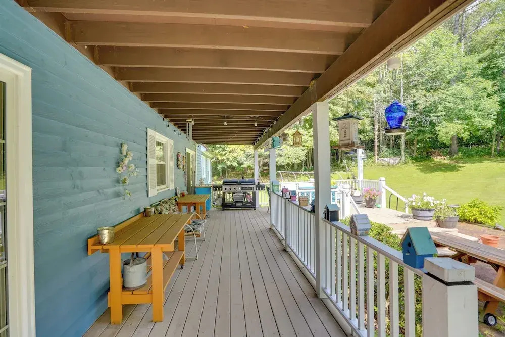 Pittsfield Home w/ Deck - 12 Mi to Jiminy Peak!
