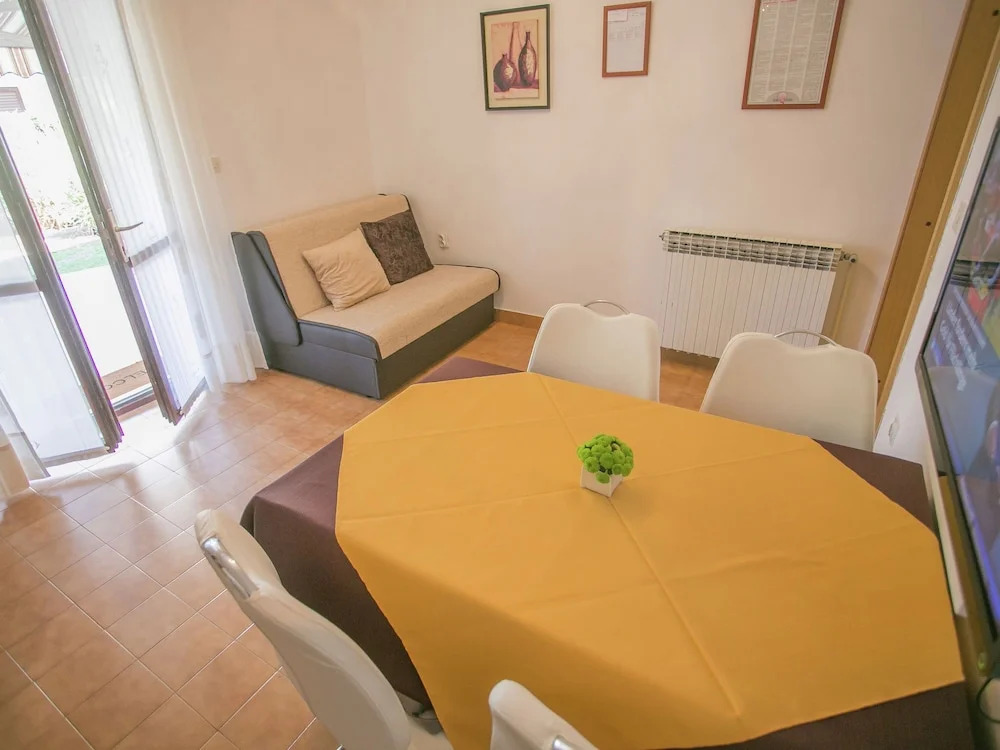 Apartment With two Bedrooms, Terrace and Bbq, on Quiet Location