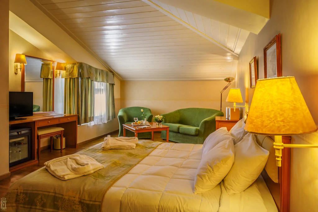 Rex Hotel