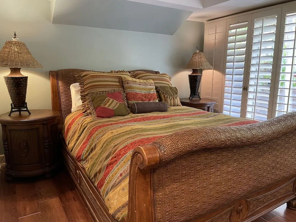 Huaka Mahina 4 Bedroom Home by RedAwning