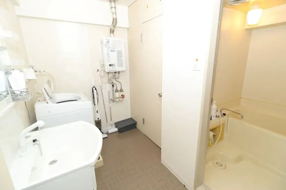 Heights Showa 702