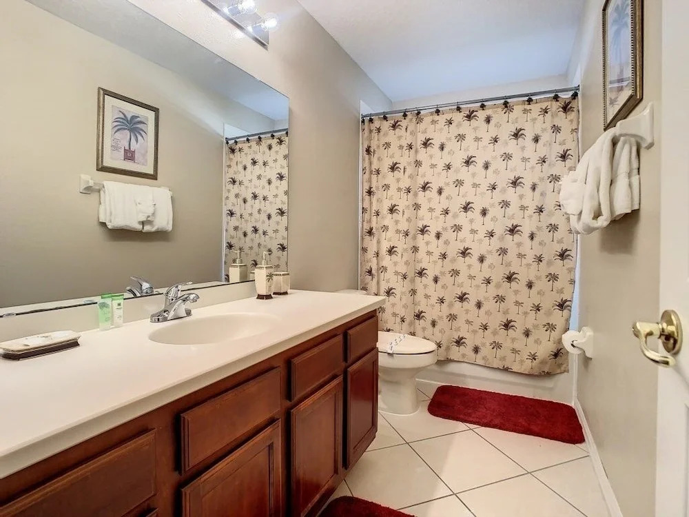 Fantastic 7 Bed 6 Bath In Prestigious Gated Comm. 7 Bedroom Villa by Redawning