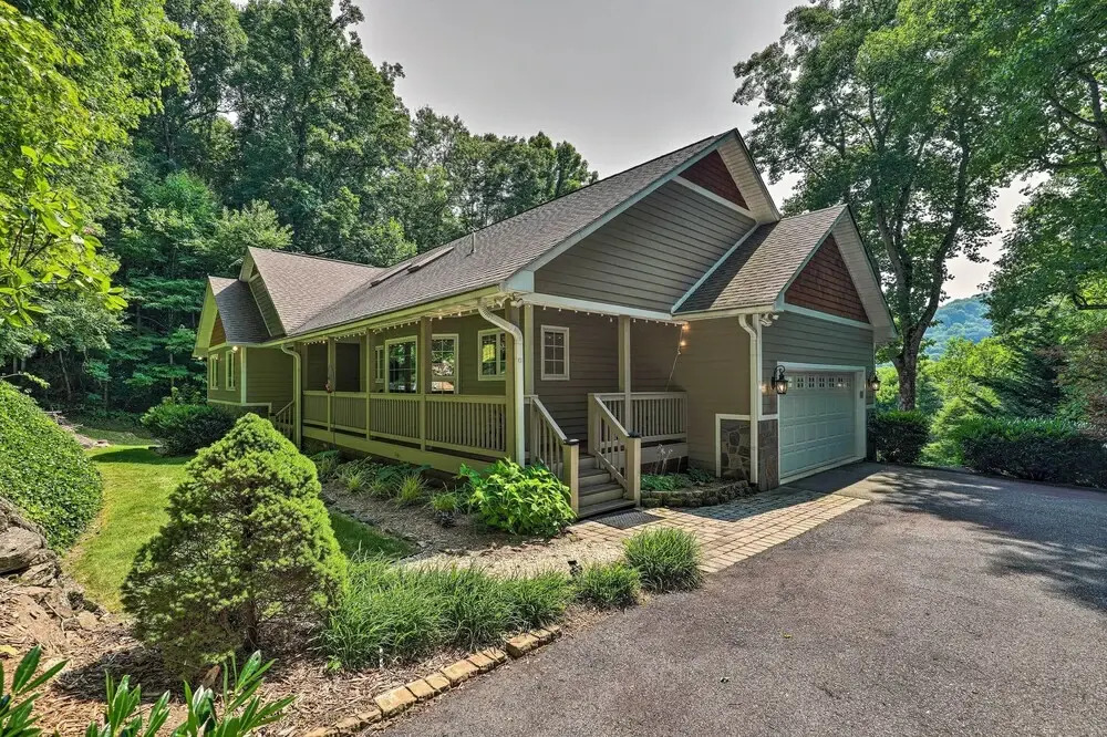 North Carolina Home w/ Game Room, Deck & Fire Pit