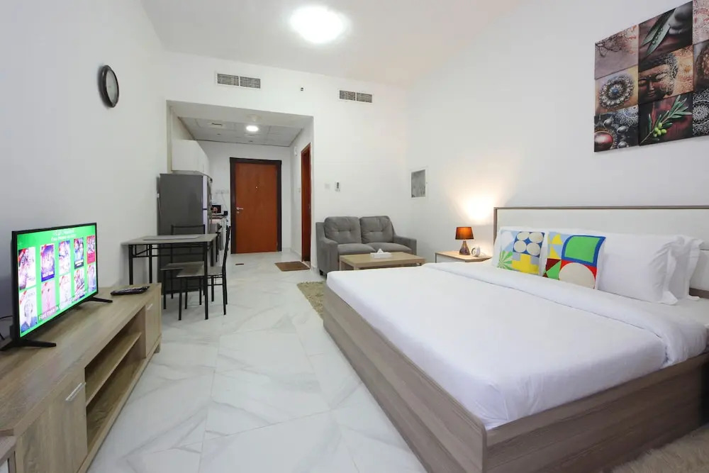 Studio Apartment in Palace Tower 2
