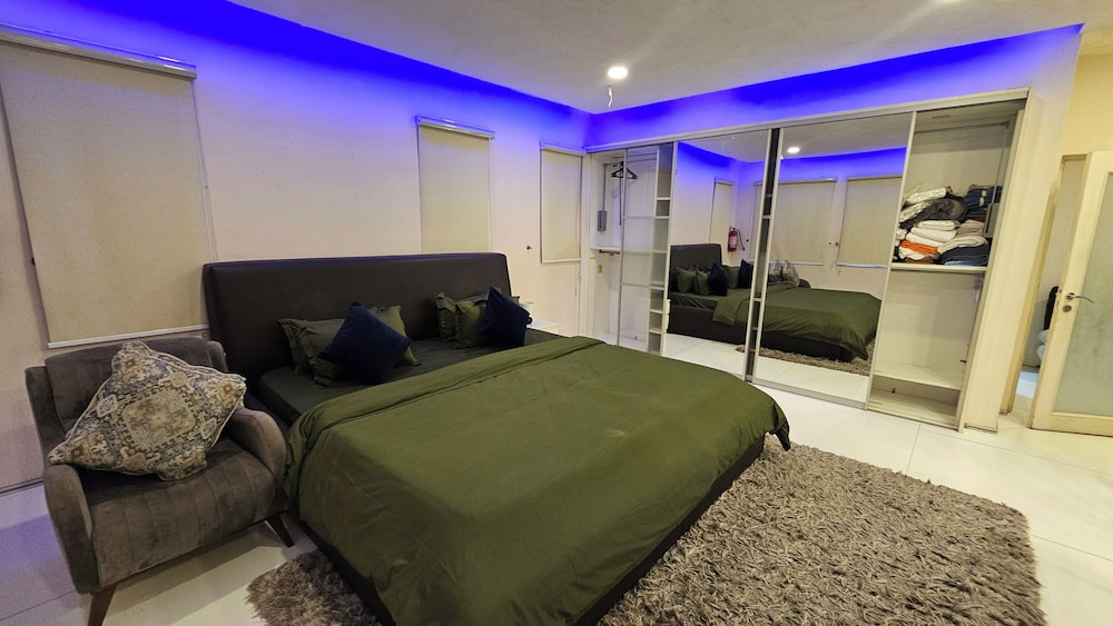 Impeccable 3-bed Luxury Apartment in Ikoyi, Lagos