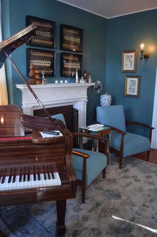 The Applewood Manor