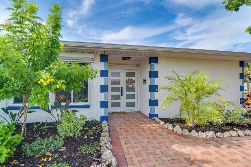 Sunsets, Tight Lines & Dock: Riverfront Ruskin Gem