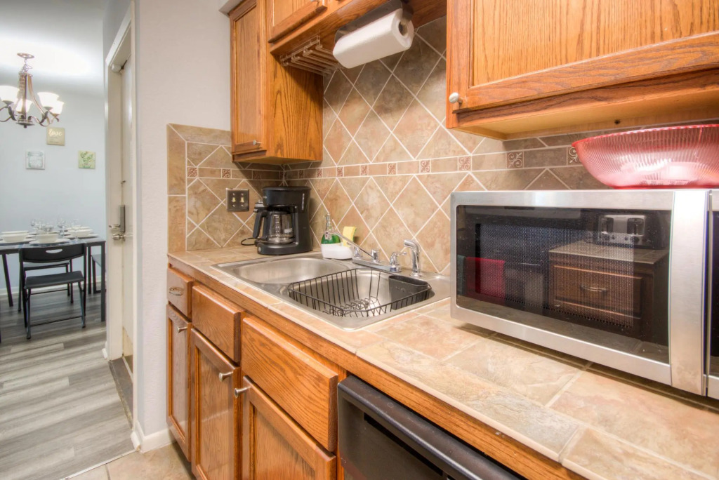 Spacious 3 BR, 2 BA Condo near Med Center & NRG