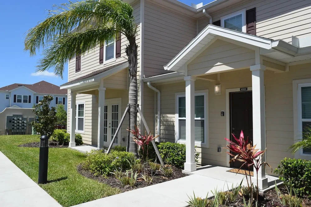 Amazing Townhome! - West Lucaya - 8986SD